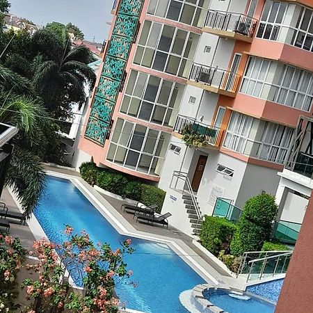 Lancris Residence Paranaque City ภายนอก รูปภาพ